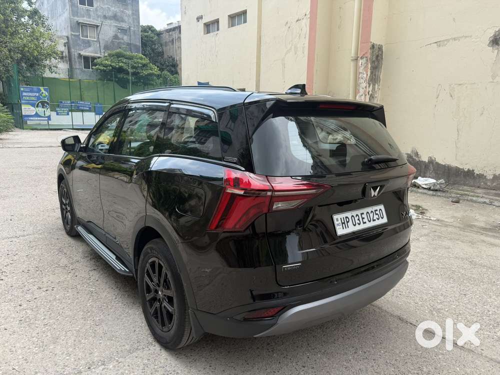 Mahindra Xuv700 2.0 Ax 7 Petrol At Str, 2025, Petrol