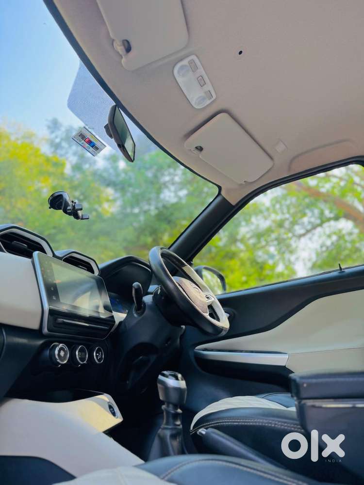 Nissan Magnite 1.0 Xv, 2022, Petrol