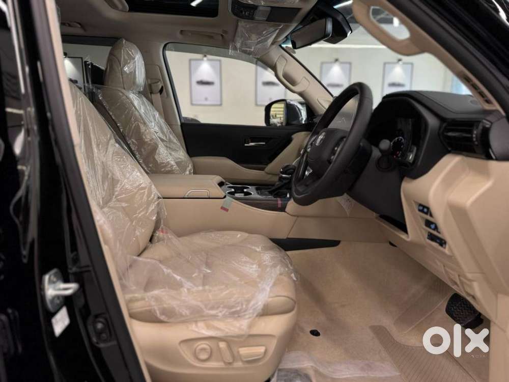 Toyota Land Cruiser Zx Petrol, 2025, Petrol