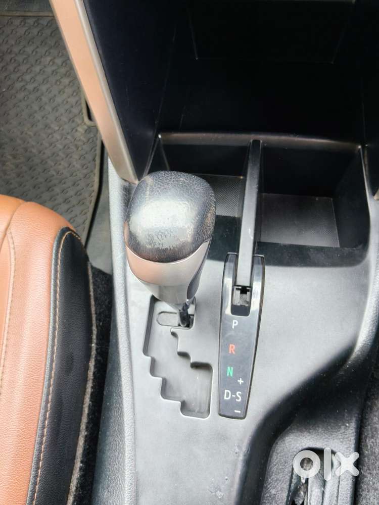 Toyota Innova Crysta 2.8 Zx At 7 Seater, 2017, Diesel