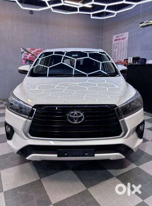 Toyota Innova Crysta [2020-ongoing] 2.4 Gx 8 Str, 2022, Diesel