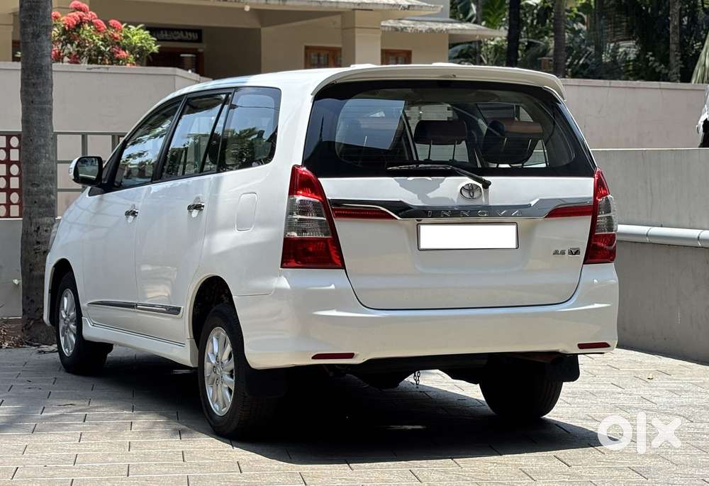 Toyota Innova 2.5 Vx 8 Str Bs-iii, 2014, Diesel