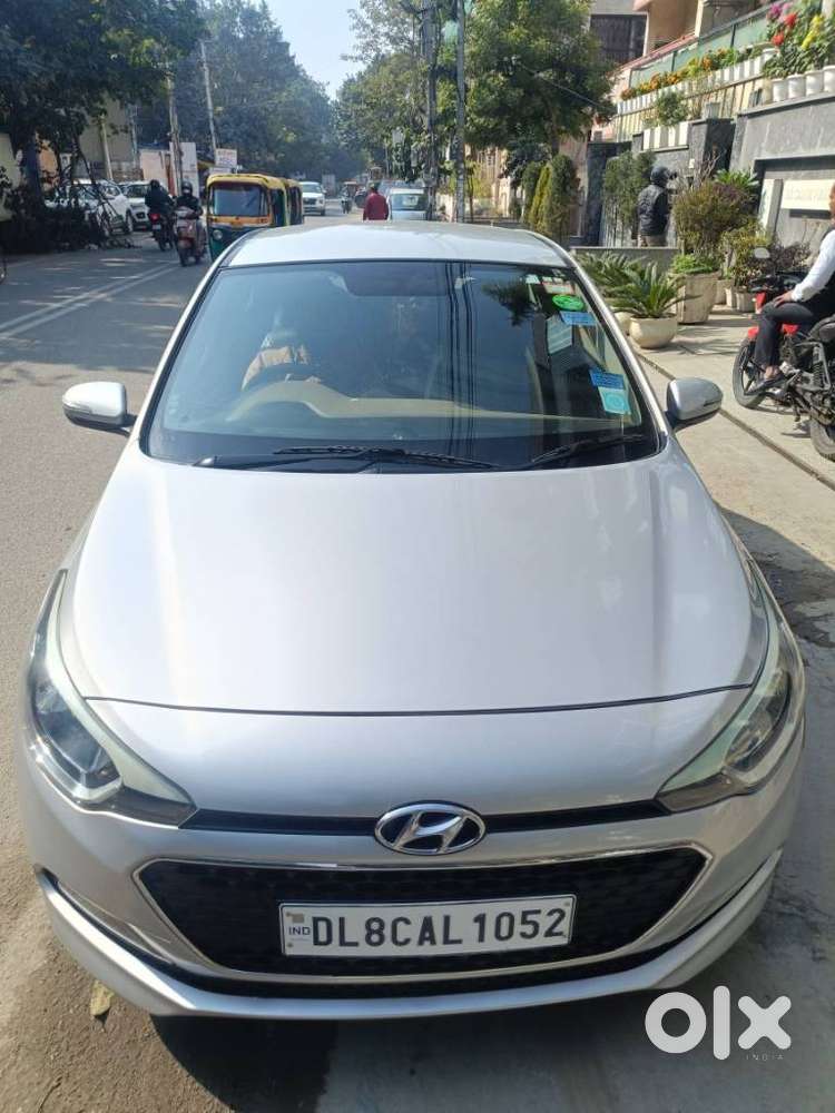 Hyundai I20 Sportz 1.2 Ivt Dual Tone, 2015, Cng & Hybrids