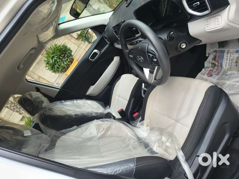 Hyundai Venue Petrol 2024
