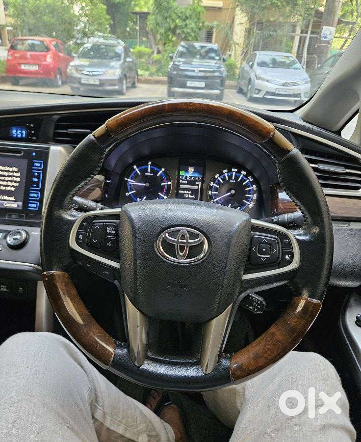 Toyota Innova Crysta 2.8z Automatic, 2016, Diesel