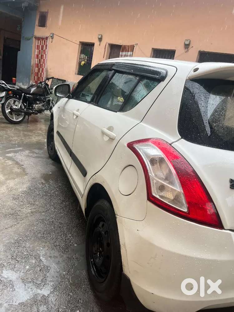 Maruti Suzuki Swift Vxi 2015