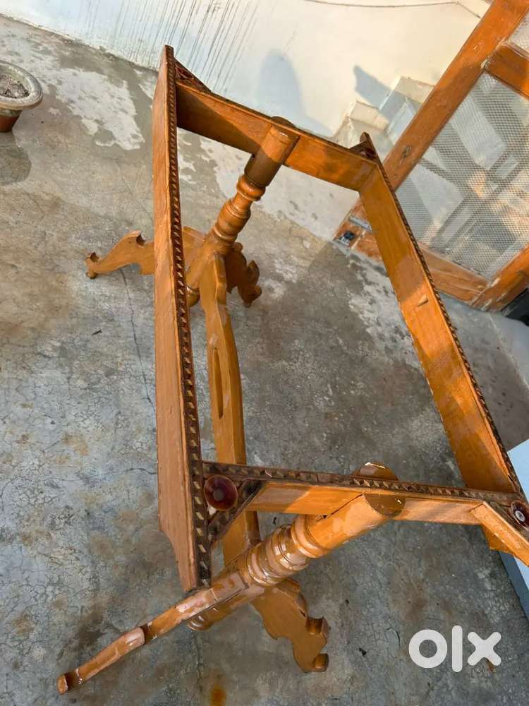 Urgent Sale  Dinning Table