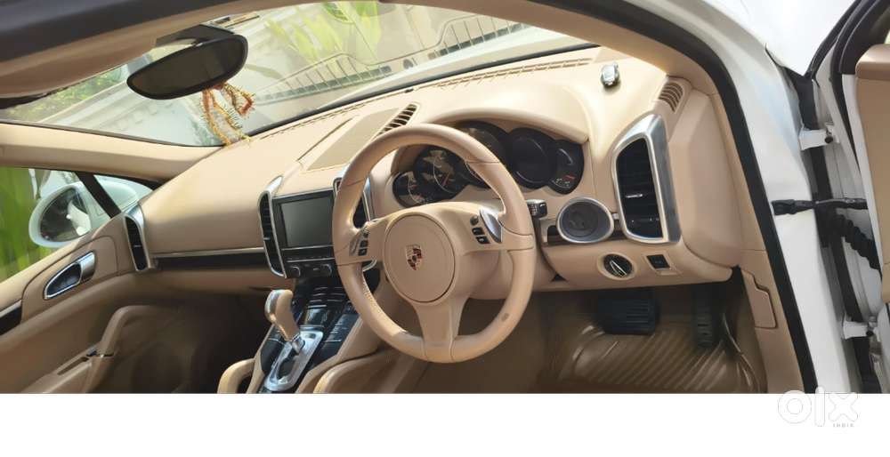 Porsche Cayenne (fancy Number)