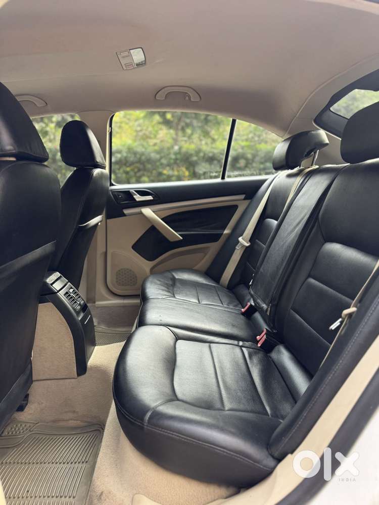 Skoda Laura Ambiente 2.0 Tdi Cr Automatic, 2010, Diesel