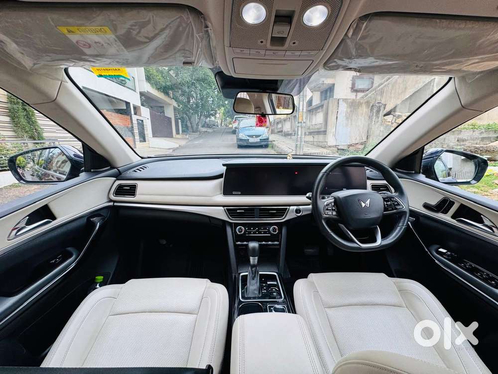 Mahindra Xuv700 2.2 Ax 7 Diesel At Luxury Pack Str, 2024, Diesel