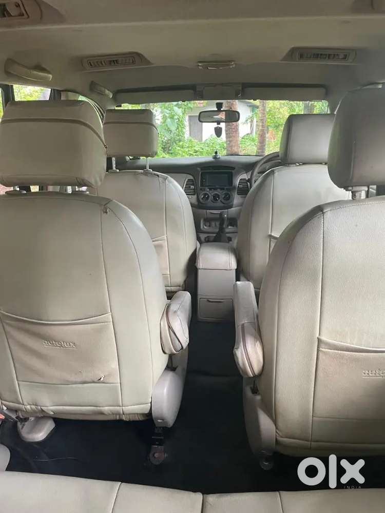 Toyota Innova 2011