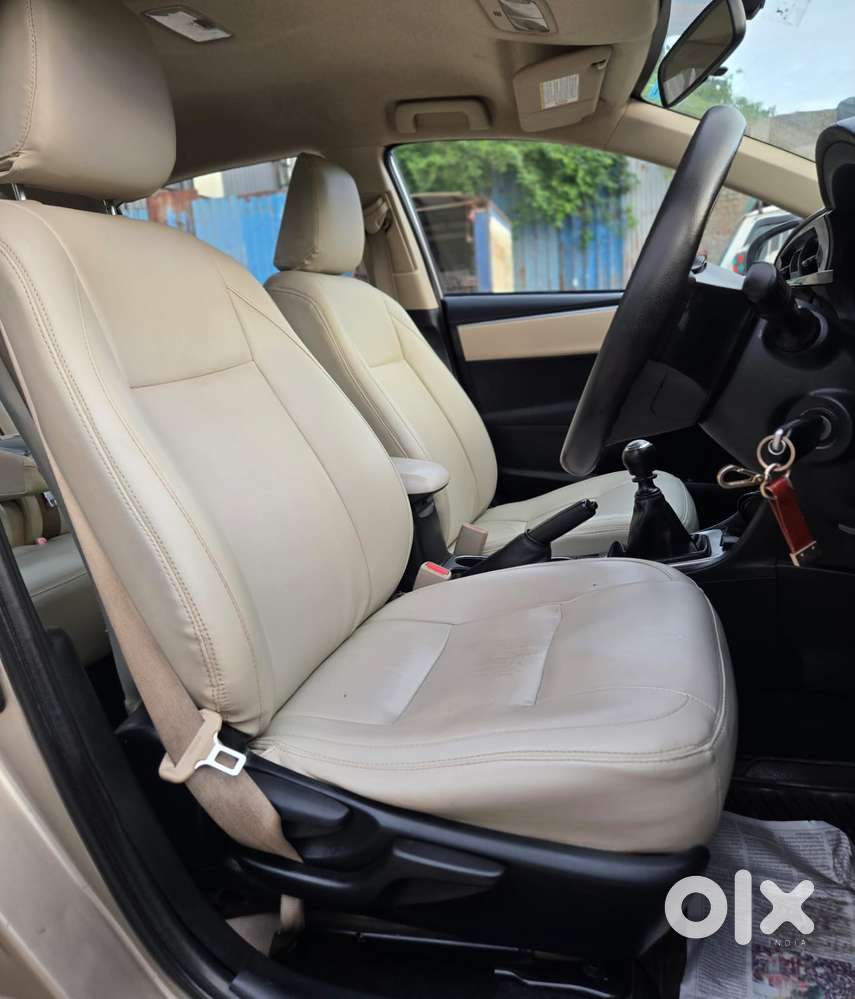 Toyota Corolla Altis Aero 1.8 J, 2015, Petrol