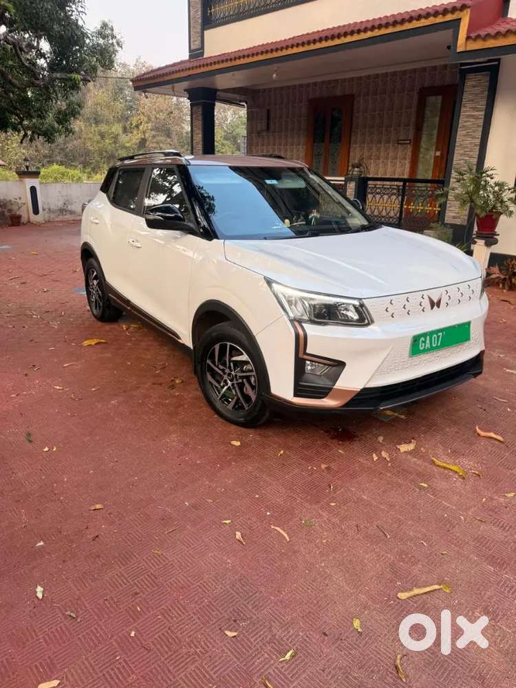 Mahindra Xuv400 El Pro Dual Tone 2024