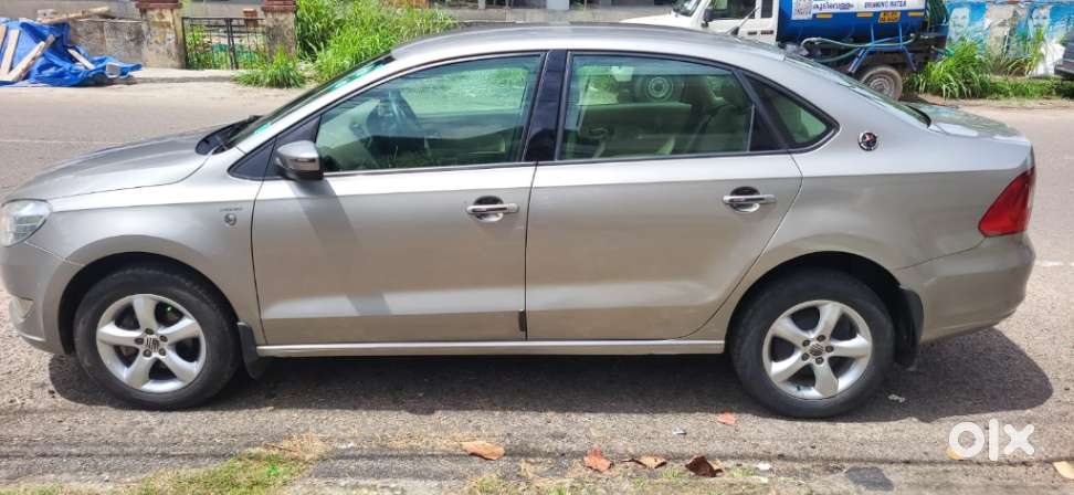 Skoda Rapid 1.6 Mpi Ambition, 2013, Petrol