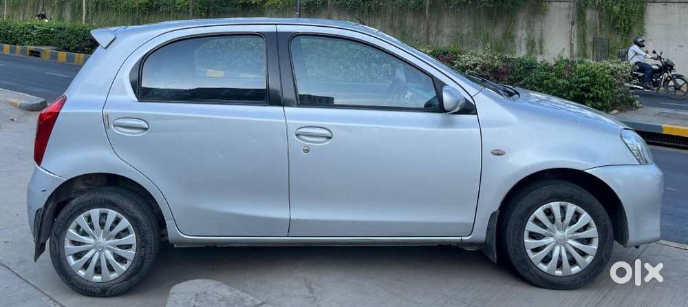 Toyota Etios Liva 2011-2012 G, 2011, Petrol