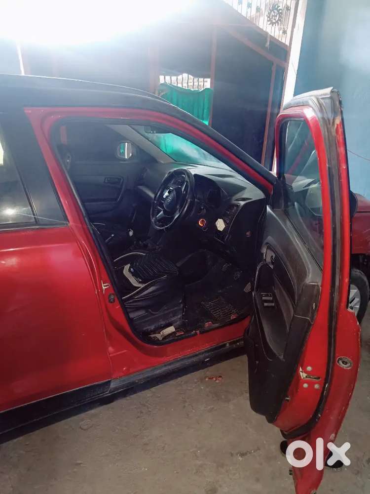 Maruti Suzuki Brezza Lxi 10 Diesel Manual Year