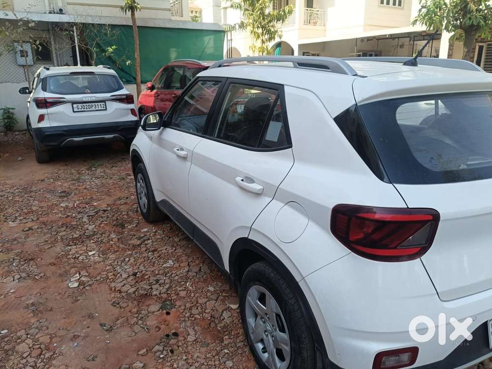 Hyundai Venue Petrol 2022