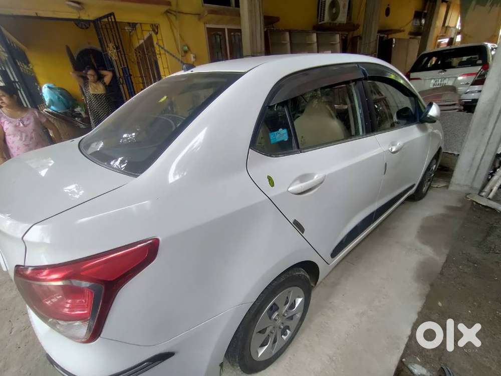 White Colour Hyundai Xcent Like Brand New Condition For Sale.
