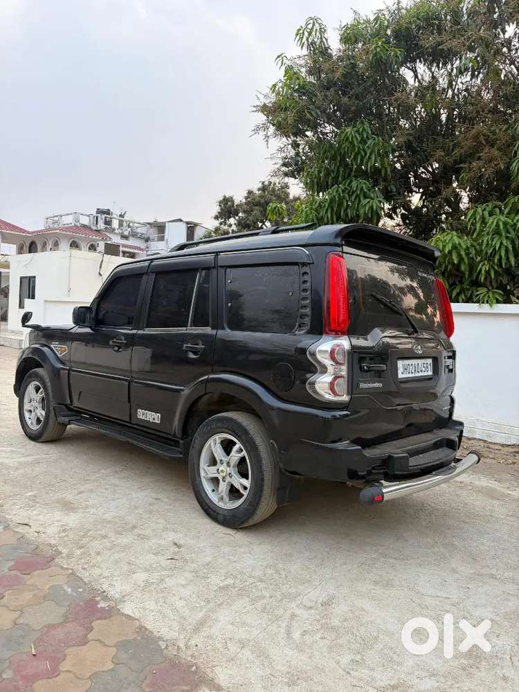 Mahindra Scorpio 2017 Diesel 81200 Km Driven