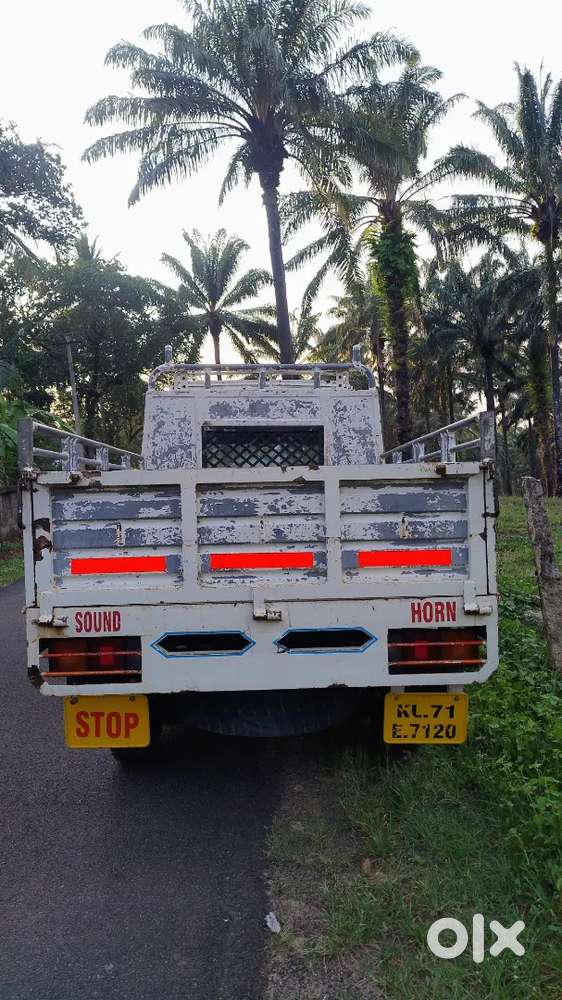 Mahindra Bolero Pik-up 4x4 2018 Diesel 115000 Km Driven.