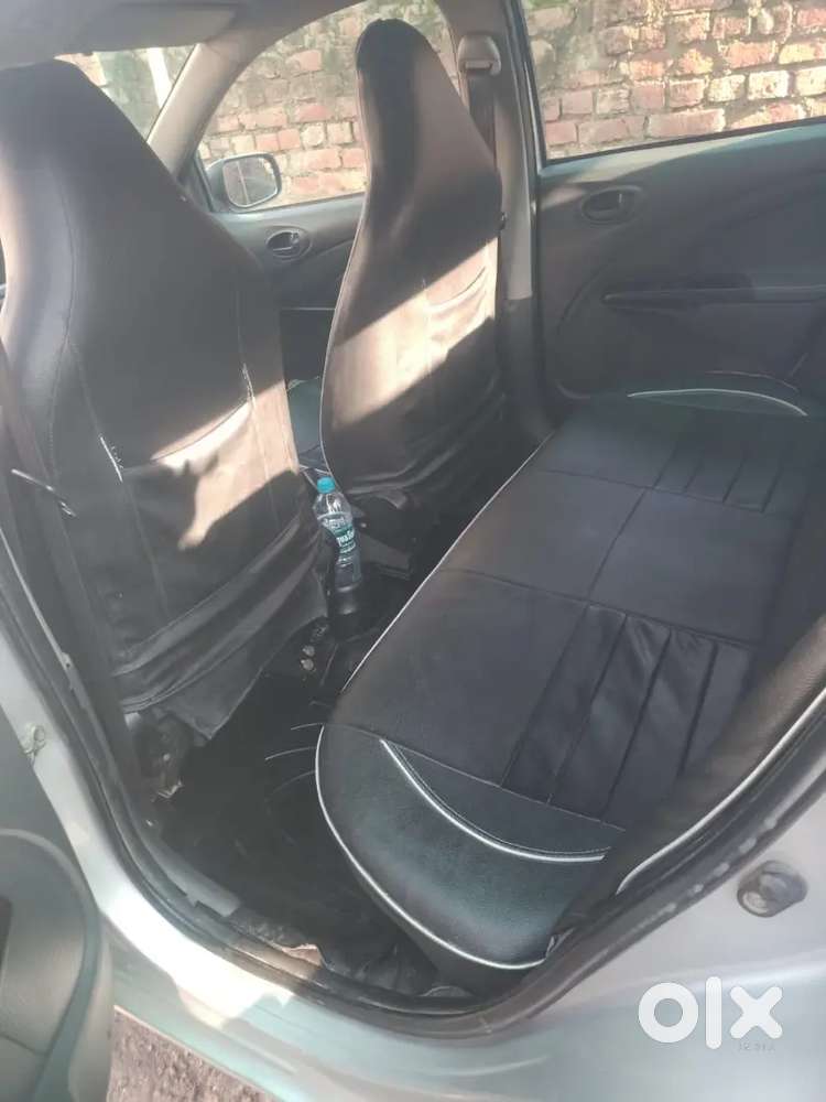 Toyota Etios Liva D 2012