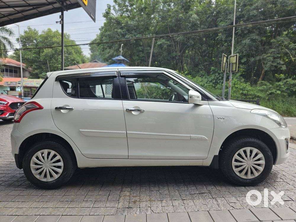 Maruti Suzuki Swift Vxi + Manual, 2016, Petrol