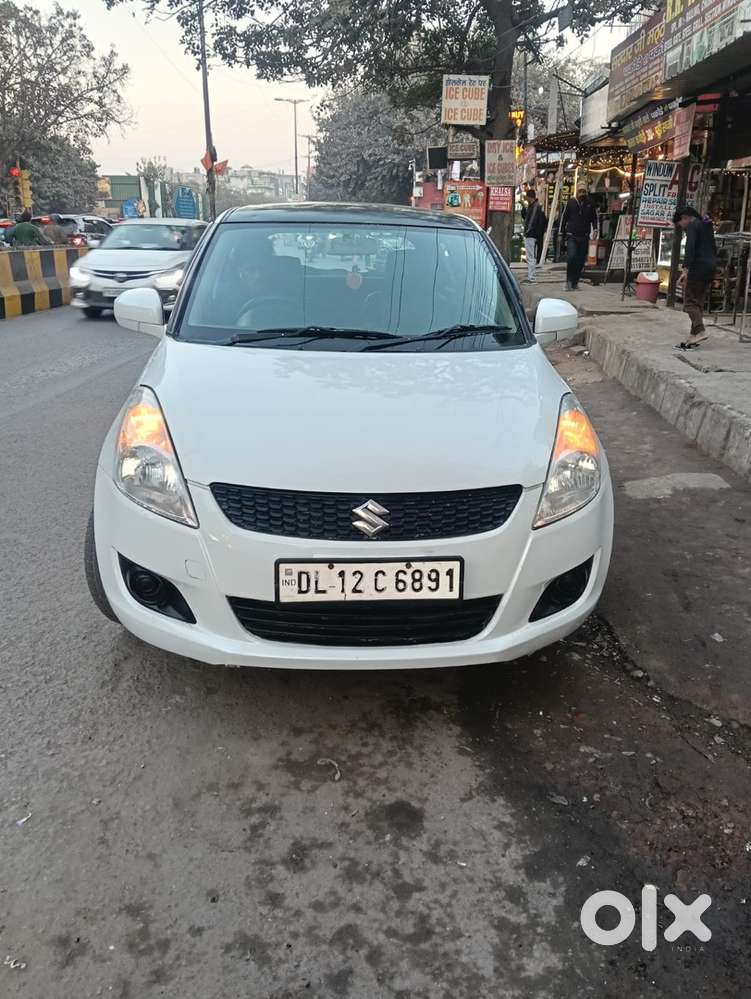 Maruti Suzuki Swift 2012 Cng & Petrol 84000 Km Driven