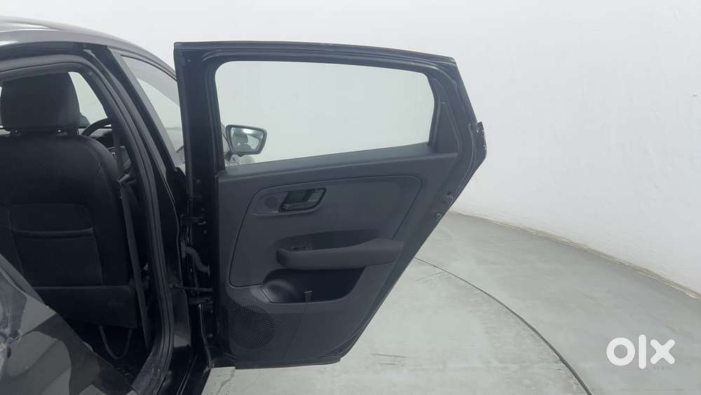 Tata Altroz 1.2 Xz Plus Dark Edition, 2021, Petrol