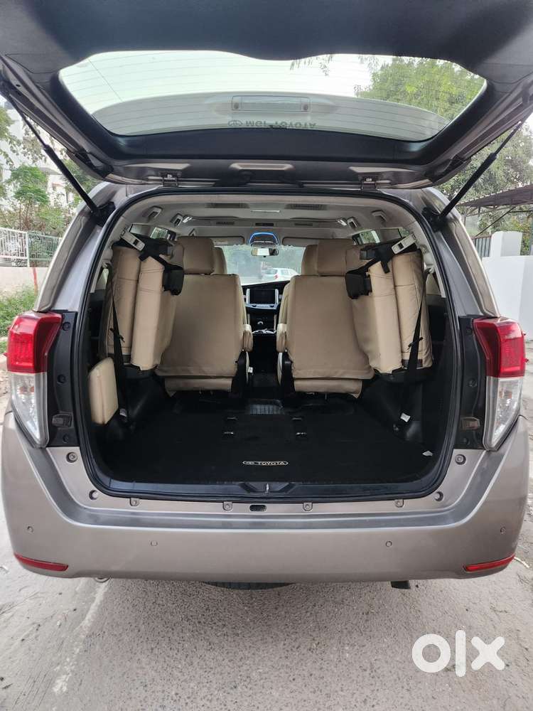 Toyota Innova Crysta 2.4 Vx Mt, 2020