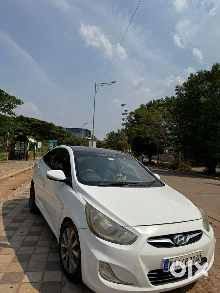 Hyundai Fluidic Verna 2014 Diesel 180000 Km Driven