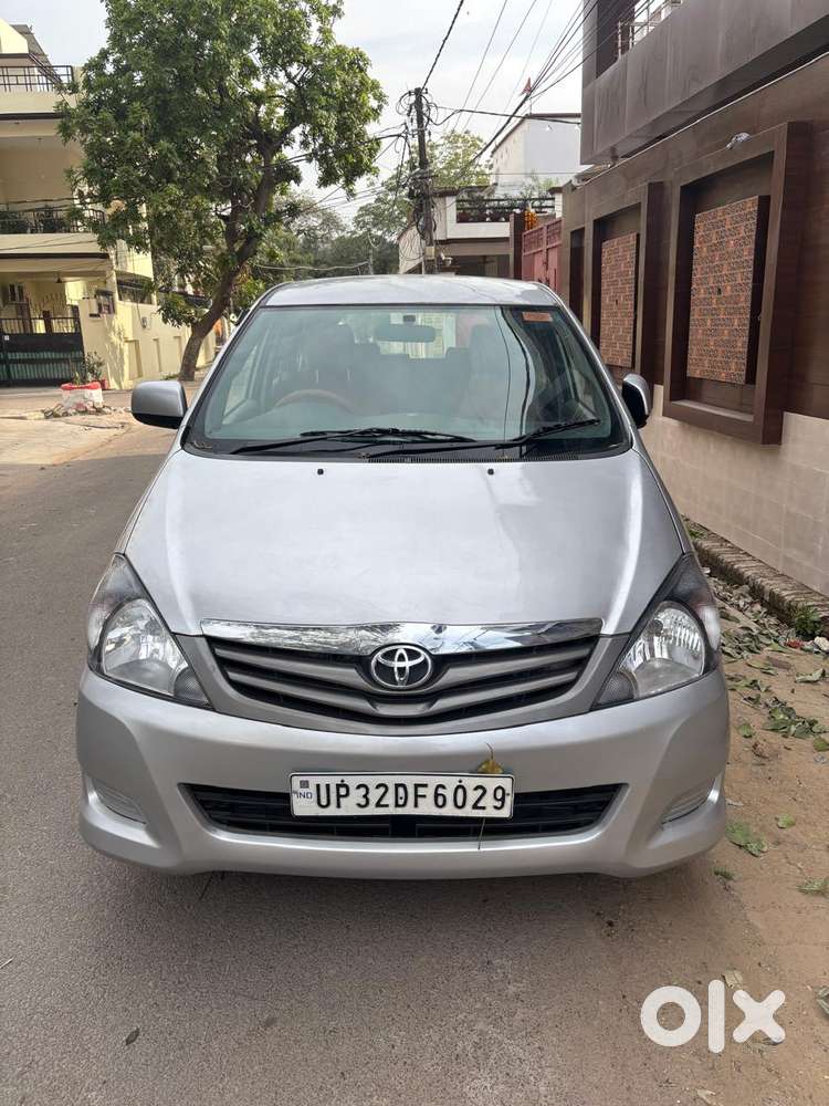 Toyota Innova 2.5 G (diesel) 8 Seater Bs Iv, 2010, Diesel