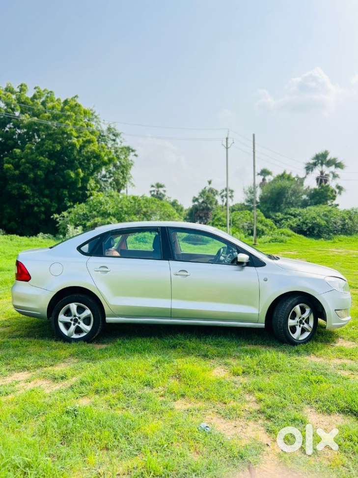 Skoda Rapid Elegance 1.6 Tdi Cr Manual, 2013, Diesel