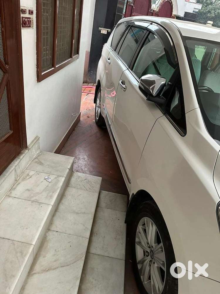 Toyota Innova Crysta 2016