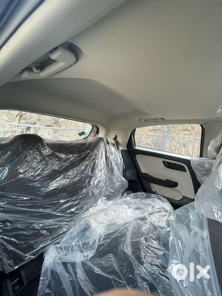 Tata Altroz, 2025, Cng & Hybrids