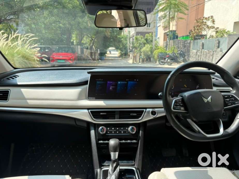 Mahindra Xuv700 2.2 Ax 7 Diesel At Luxury Pack Str, 2023, Diesel
