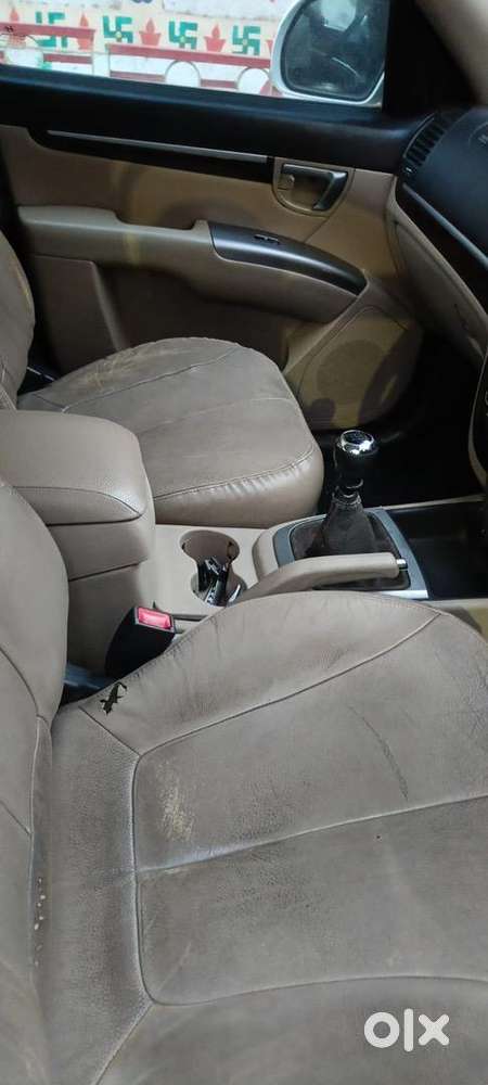 Hyundai Santa Fe 2011 Diesel 98000 Km Driven