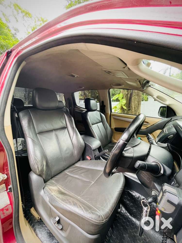 Isuzu D-max V-cross 2018 Diesel Well Maintained