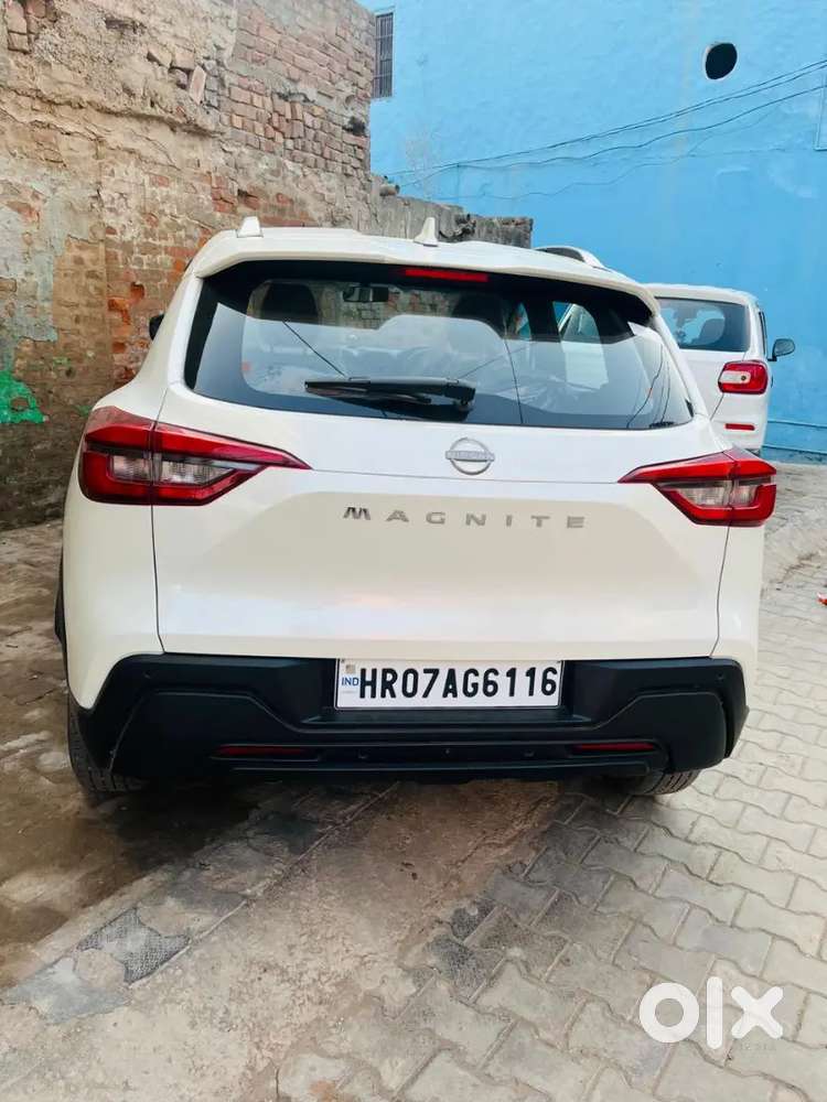Nissan Magnite 1.0 Xv 2025 Model