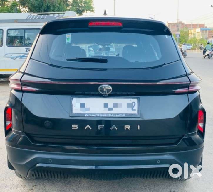 Tata Safari Pure Plus S Dark Edition At, 2025, Diesel