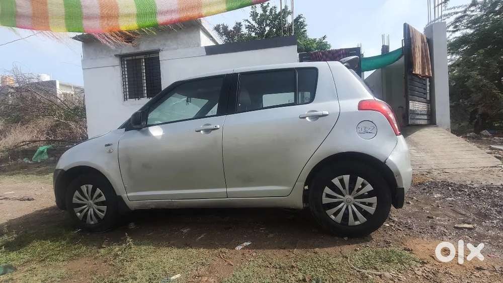 Urgent Selling. Mae Doosri Car Liyahu Uska Amount Dena Hae.