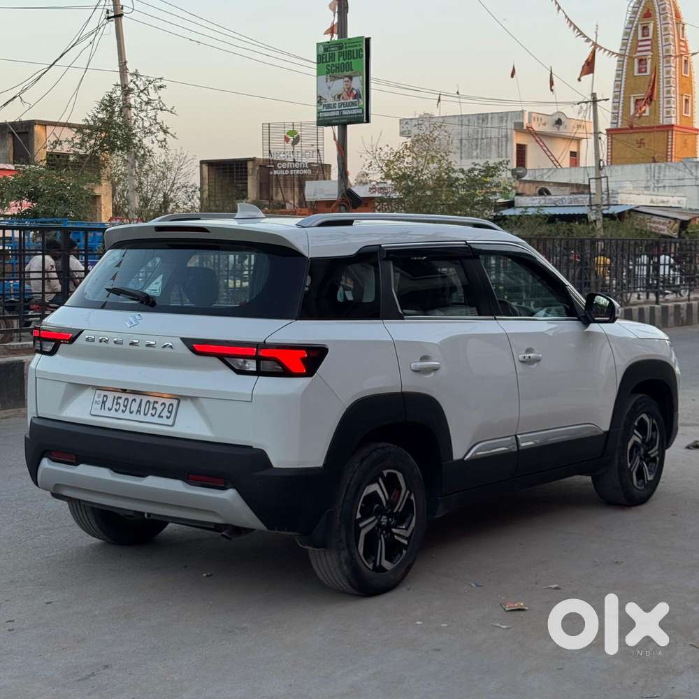 Maruti Suzuki Brezza Zxi S-cng, 2023, Cng & Hybrids