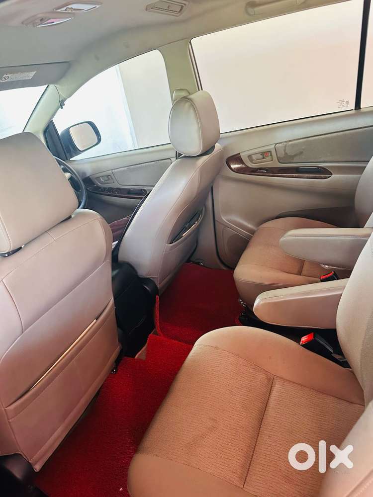2016 Innova Single Owner Low Km, New Tires And Battery.