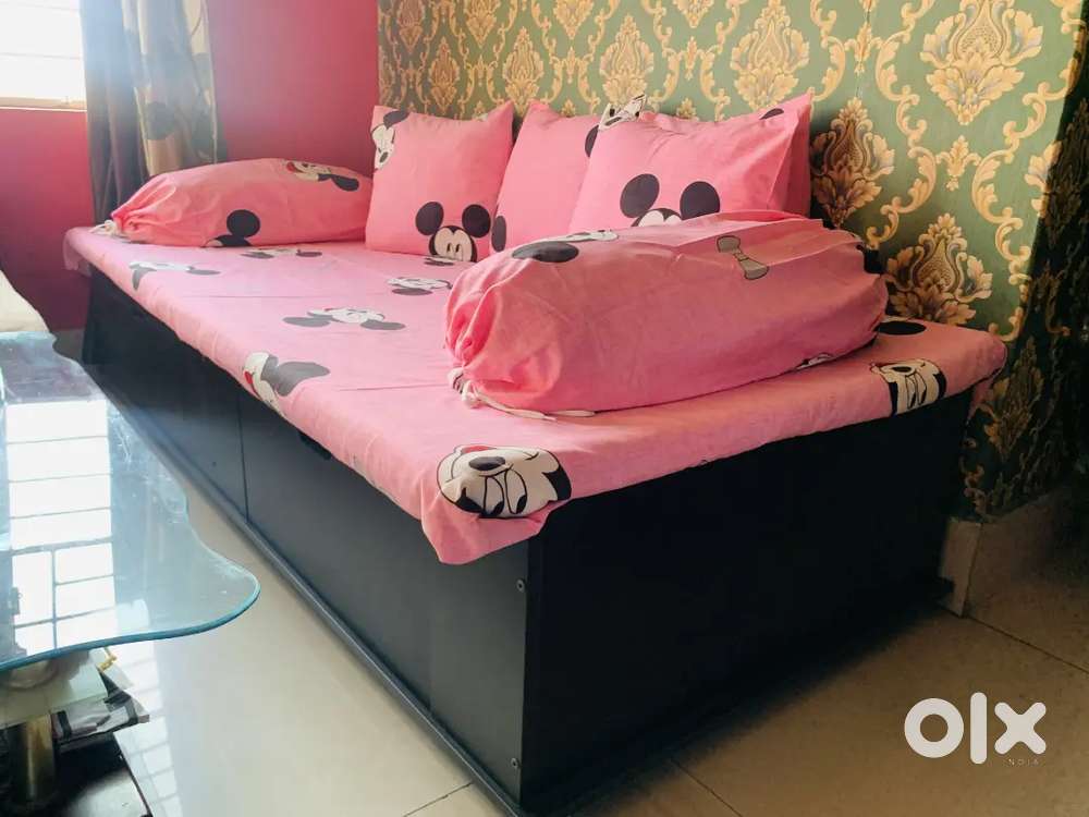 Divan bed like new condition
