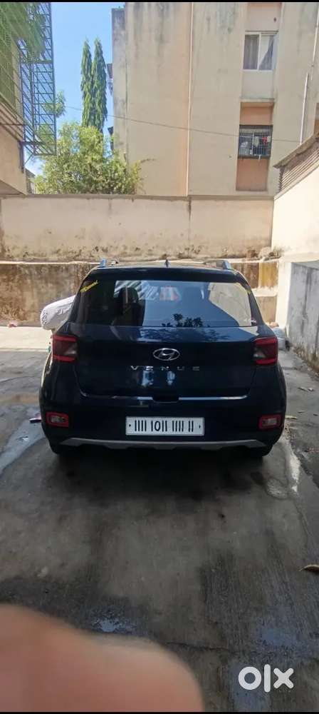 Hyundai Venue 2022 Petrol Well Maintained