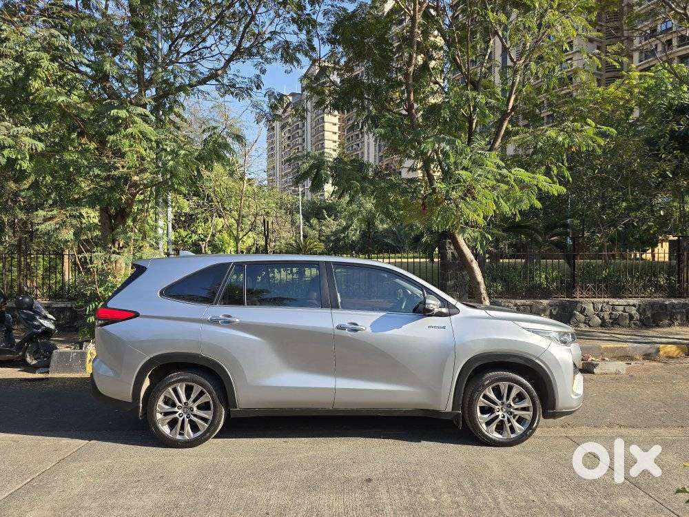 Toyota Innova Hycross 2.0 Zx (o) Hybrid 7 Str, 2024, Petrol