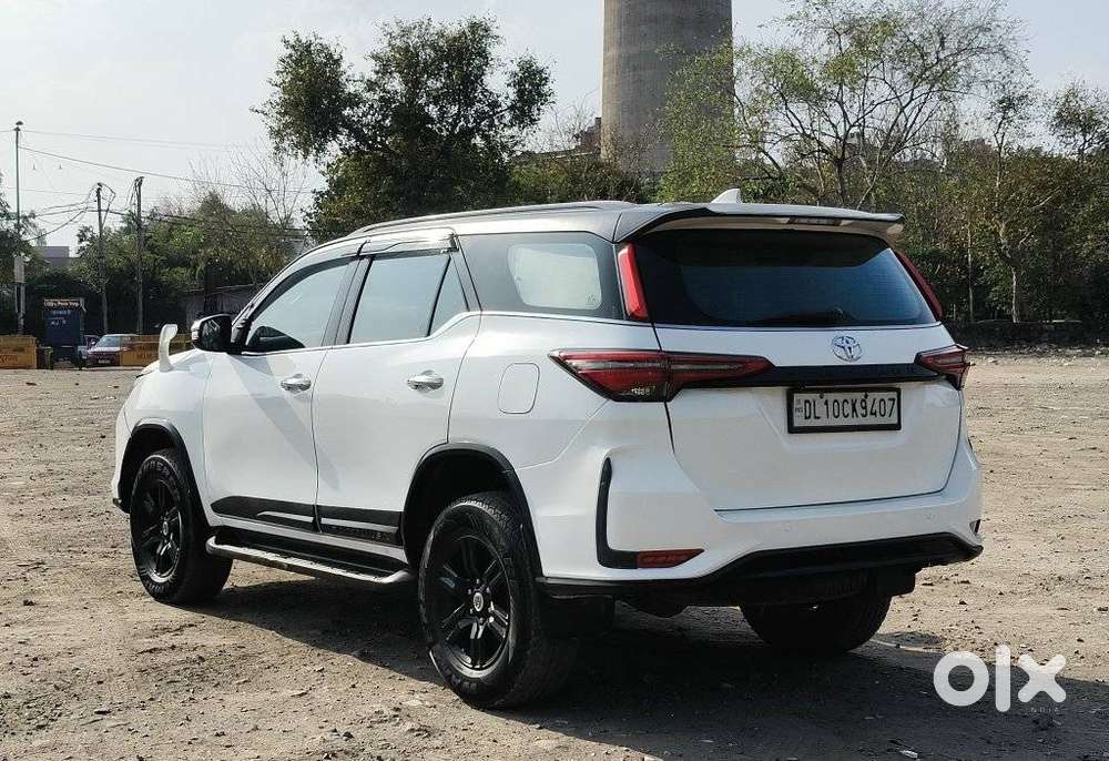 Toyota Fortuner Legender