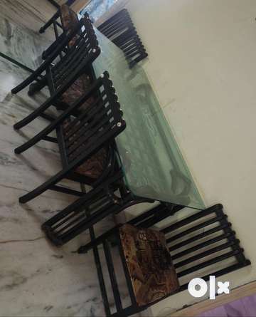 Small dining table discount olx