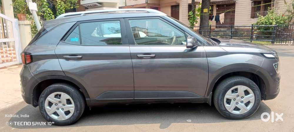 Hyundai Venue 1.2 S Plus, 2022, Petrol