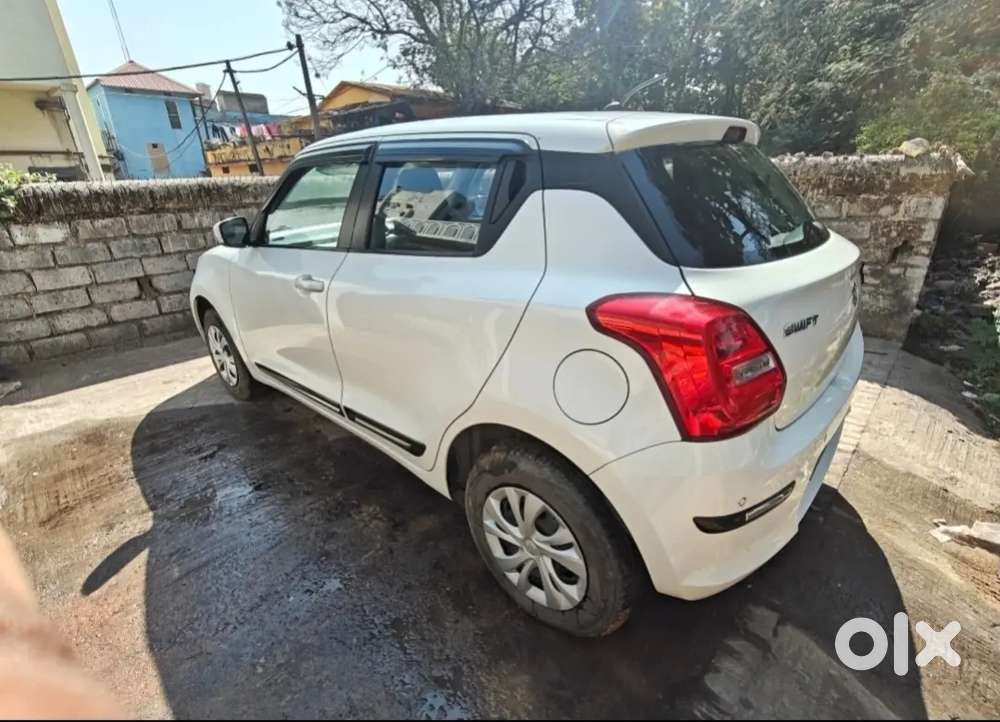 Maruti Suzuki Swift Vxi 2021