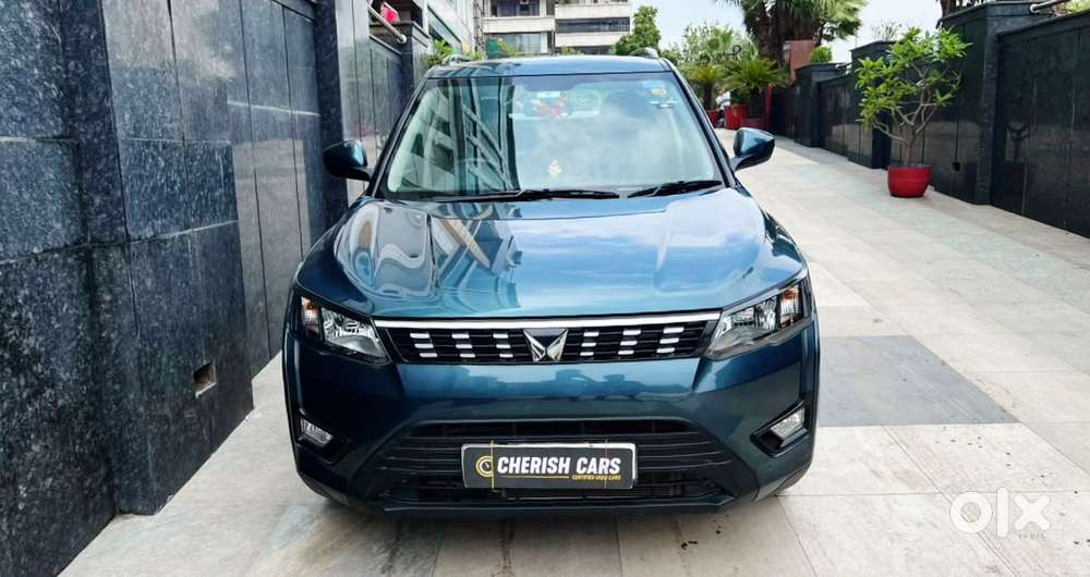 Mahindra Xuv300 1.2 W6 Amt Petrol, 2023, Petrol